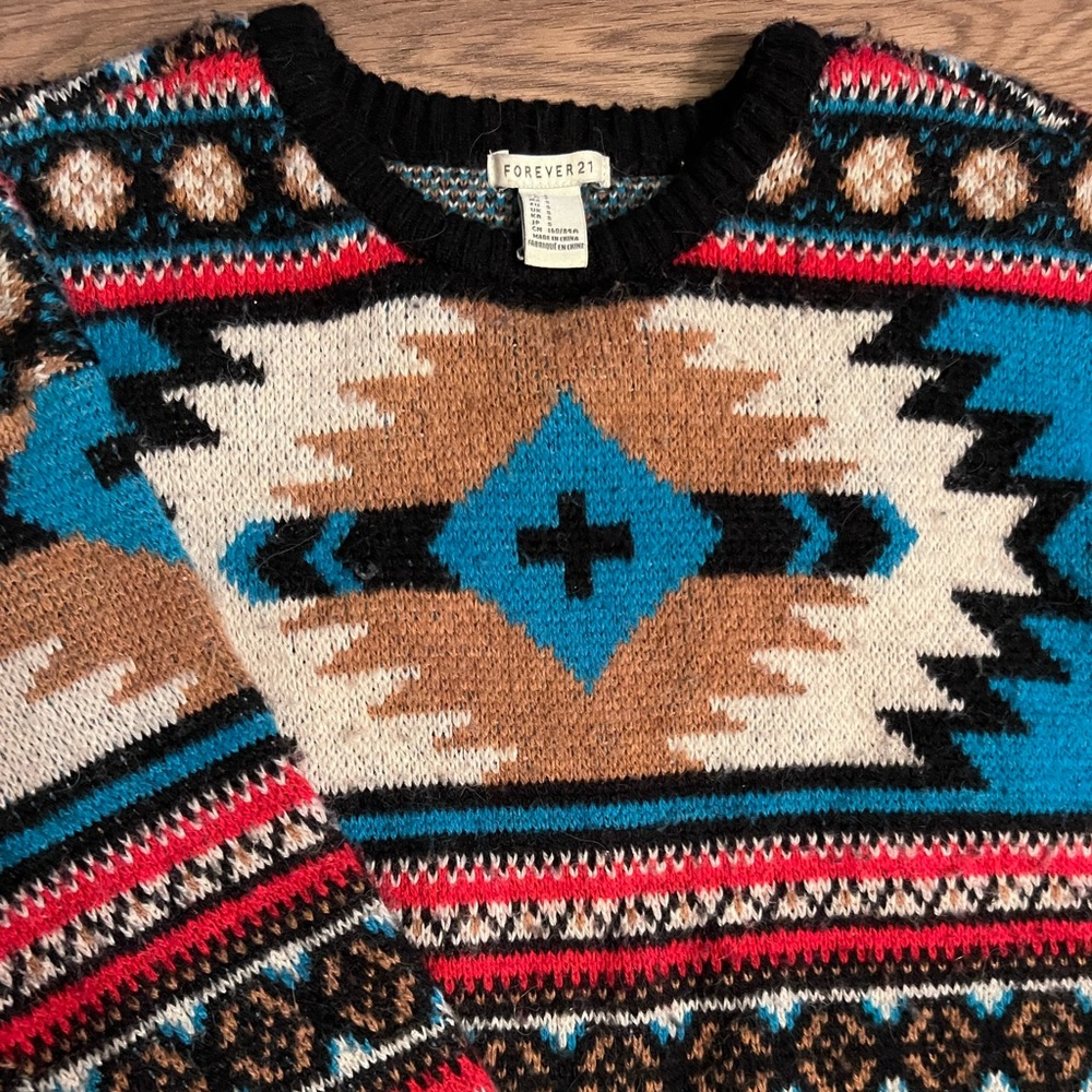 FOREVER 21 Aztec pattern sweater